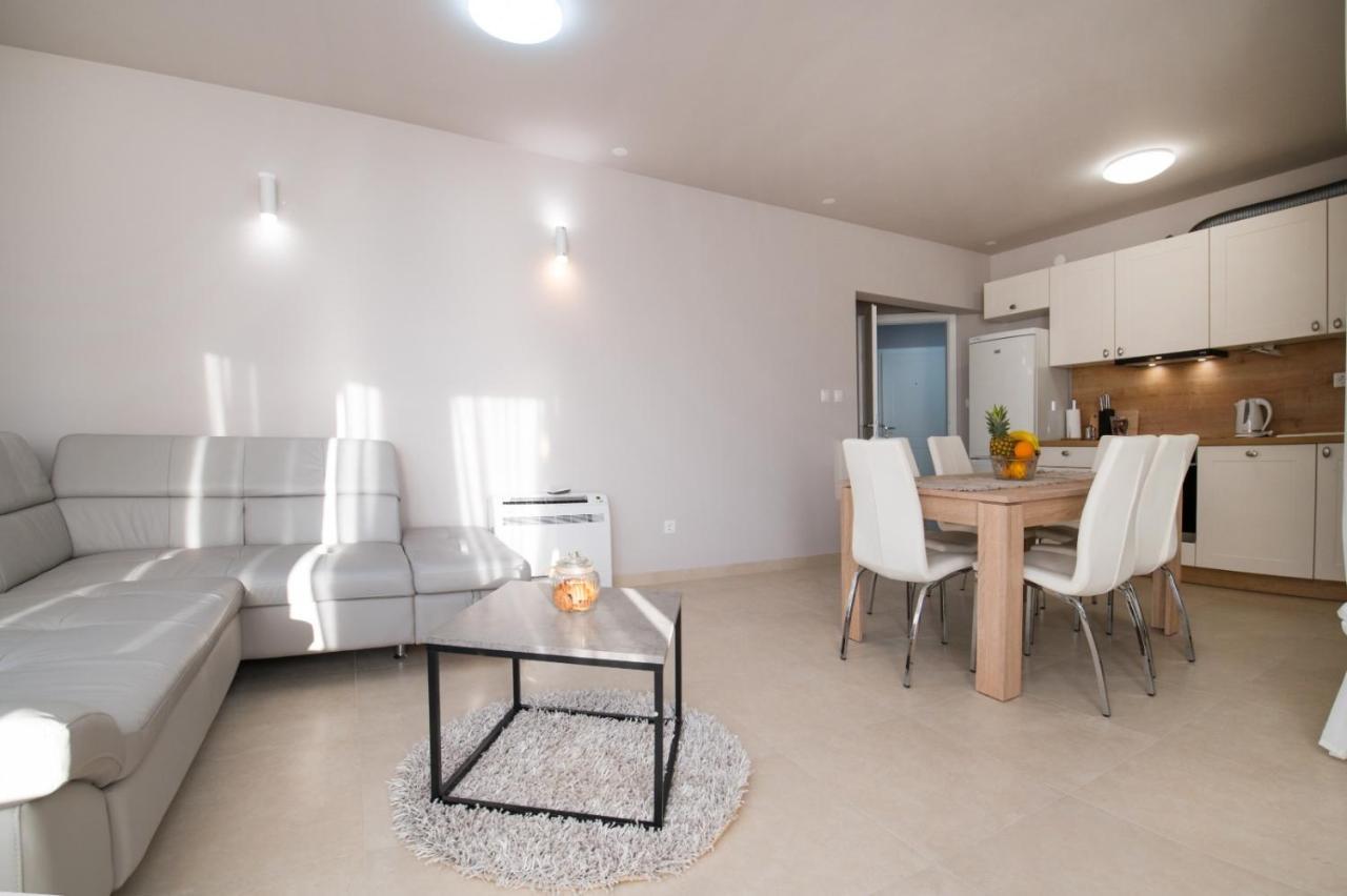 Brand New Aparment With Sea View & Swimming Pool At Ciovo - Fiorentini Apartment Trogir