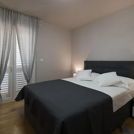 Brand New Aparment With Sea View & Swimming Pool At Ciovo - Villa Fiorentini Trogir Exteriör bild