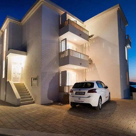 Brand New Aparment With Sea View & Swimming Pool At Ciovo - Villa Fiorentini Trogir Exteriör bild