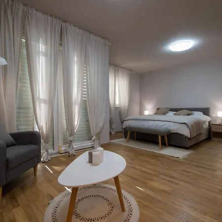 Brand New Aparment With Sea View & Swimming Pool At Ciovo - Villa Fiorentini Trogir Exteriör bild