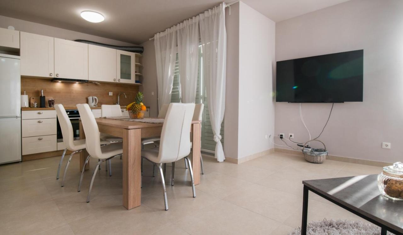Apartman Brand New Aparment With Sea View & Swimming Pool At Ciovo - Fiorentini Trogir